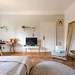 Haus Oktober