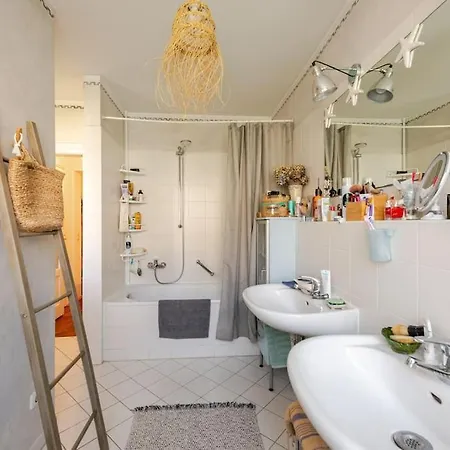 Haus Oktober Lägenhet München